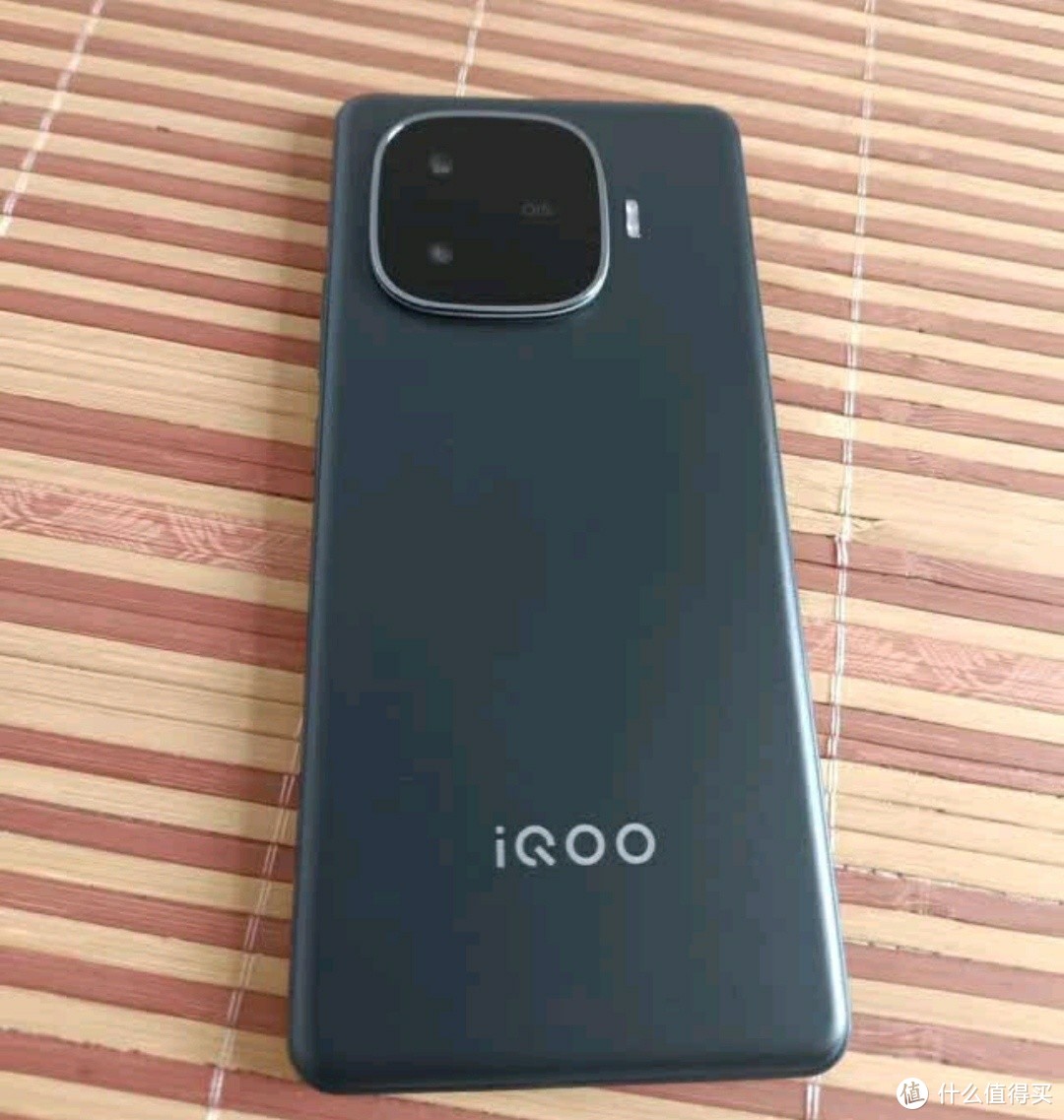 vivo iQOO Z9 Turbo：电竞级性能与续航的完美结合

