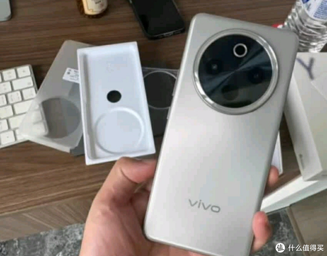 2024年末最值得入手的平民手机：vivo Y300 Pro