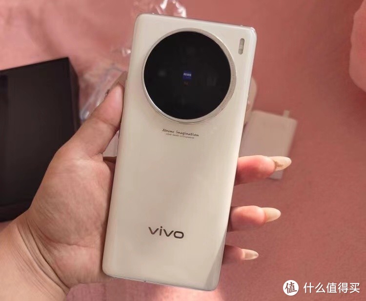 vivo X200最新售价确认，跌至3729元，100倍变焦+天玑9400