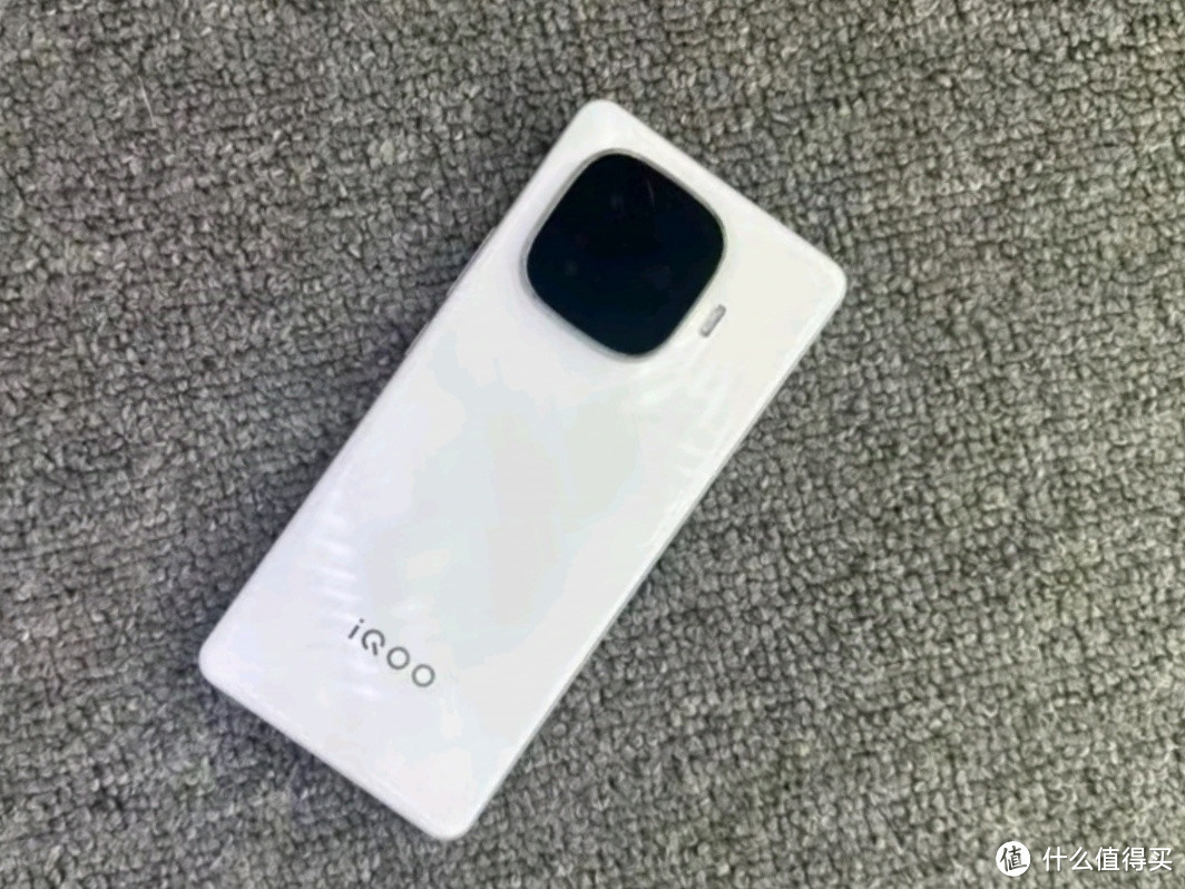 vivo iQOO Z9手机评测：性能强劲，影像出众，续航无忧！