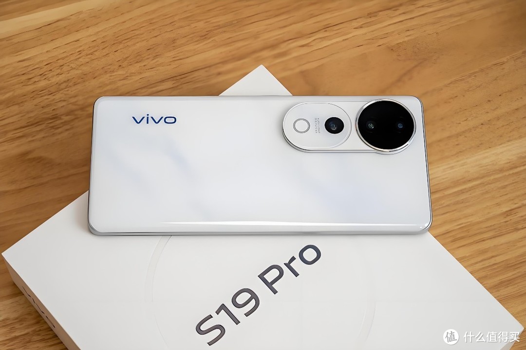 vivo S19 Pro跌价1350元，5000万三主摄+5500mAh，一分钱一分货