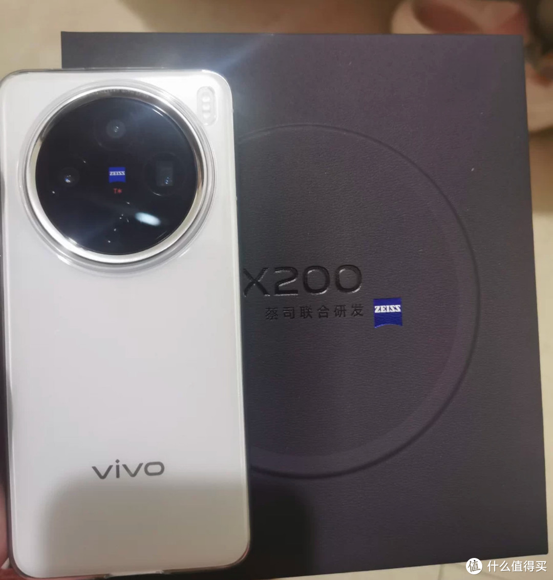 国产手机继续卷起来！期待vivo X200手机升级款