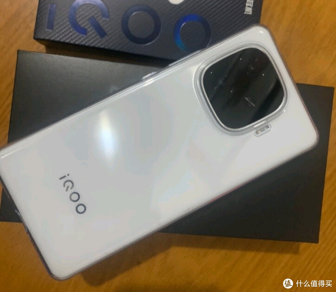 vivo iQOO Z9 Turbo 电竞手机，你的极致电竞伙伴