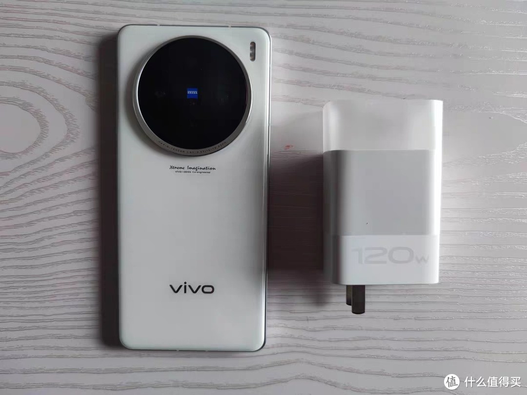 vivo X100s震撼发布！蓝晶外观与天玑9300芯片的完美融合