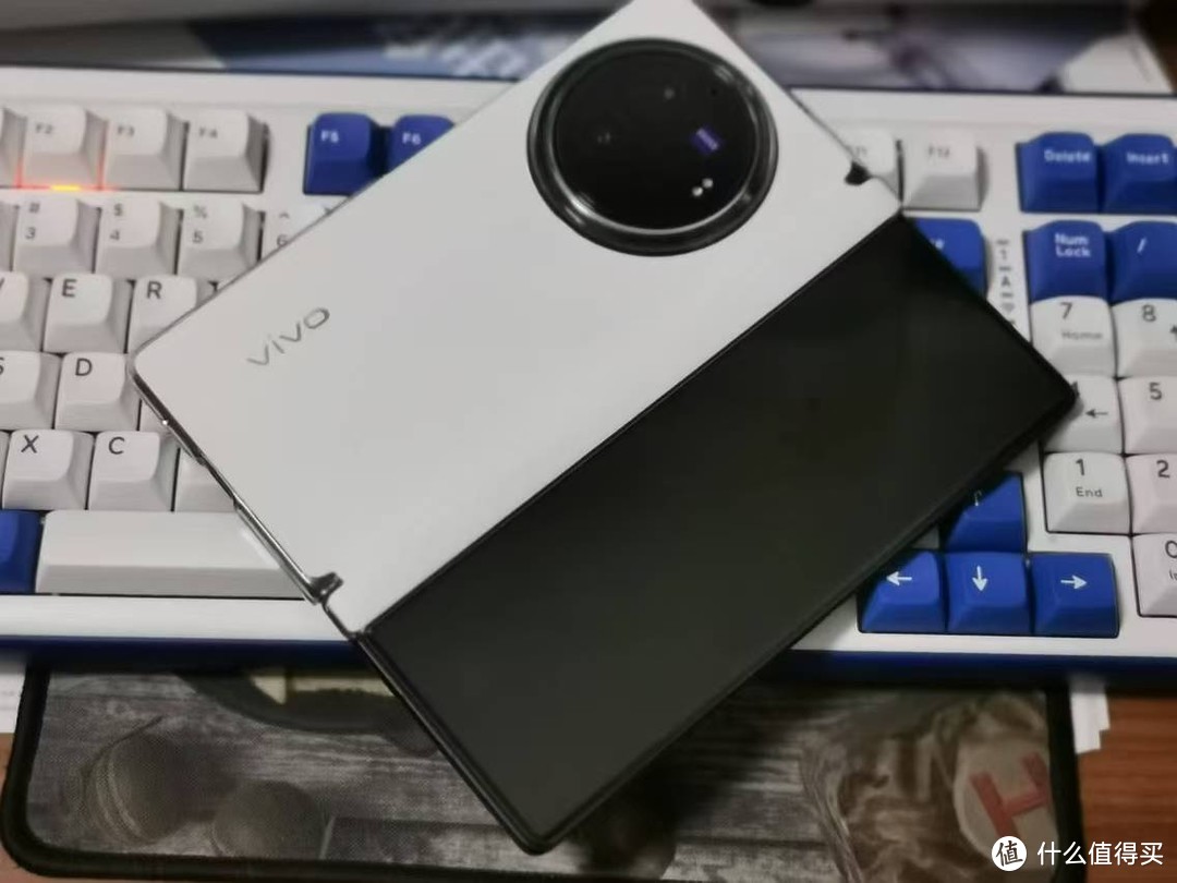 万达广场，售价万元内的vivo X Fold3 Pro和荣耀Magic V3轻体验！