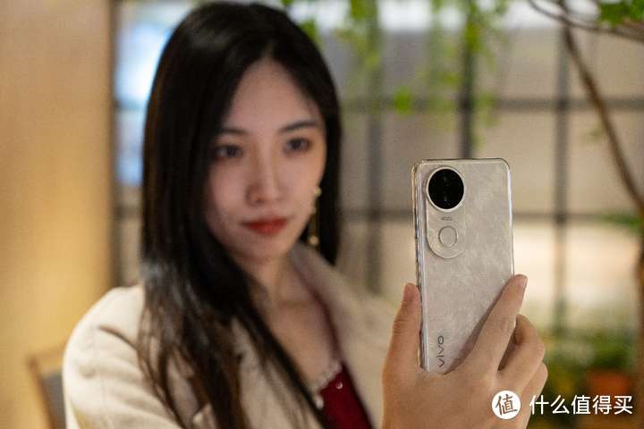 蓝厂新一代人像美型机，vivo S20 系列都有哪些升级？